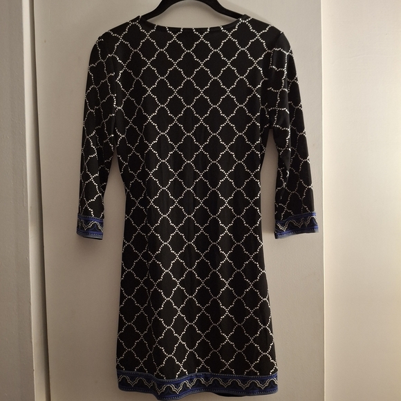 White House Black Market Black And White  Patterned Ruched Front Mini Dress - Picture 2 of 6
